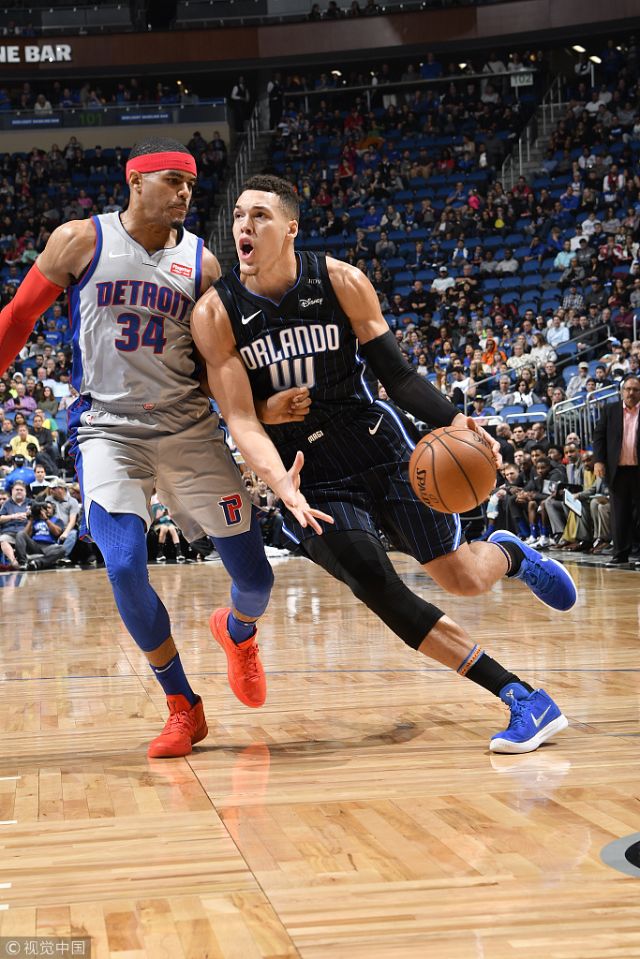 太阳报：萨卡求婚成功，相恋五年女友收超大钻戒（太阳报：萨卡成功求婚，交往五年女友获赠巨型钻戒）