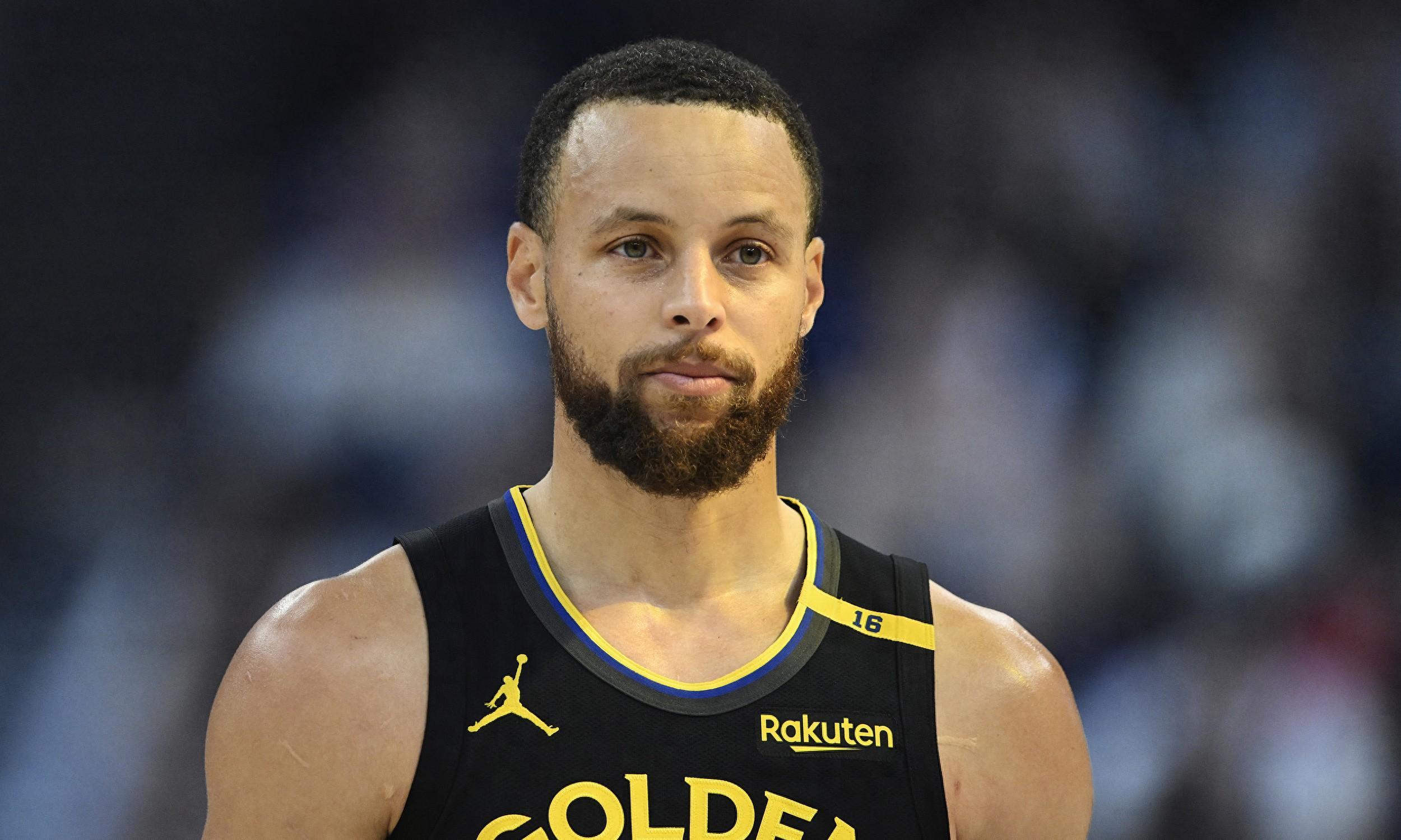 姆巴佩速度制胜 防线全面告急（姆巴佩一骑绝尘，后防线告急）