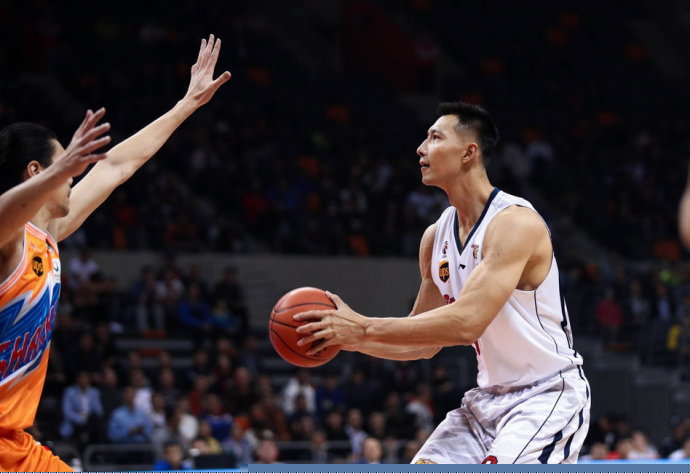 皇家马德里备战塞尔塔：伤病困扰下的关键之战（伤病潮下的关键一役：皇马迎战塞尔塔）