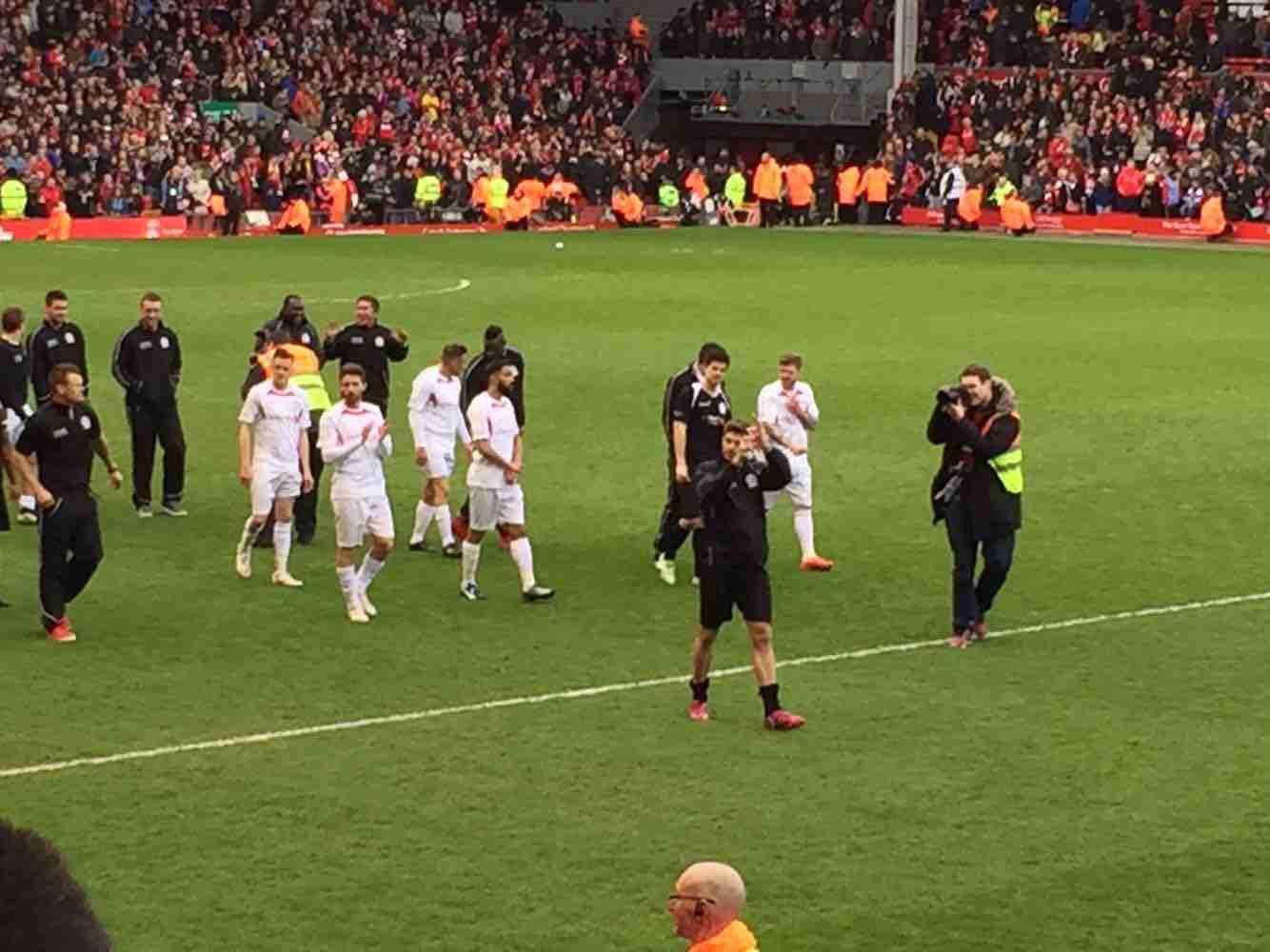 阿森纳客场3-0布拉格斯拉维亚，梅里诺双响，萨卡点射（阿森纳客场三球完胜布拉格斯拉维亚：梅里诺梅开二度，萨卡点球建功）