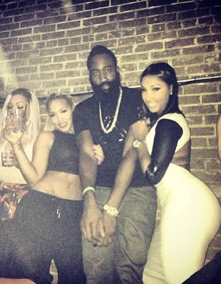 首秀状态不错！赵睿9中4拿到10分4助，正负值+18（首秀表现亮眼！赵睿9投4中砍下10分4助攻，正负值+18）