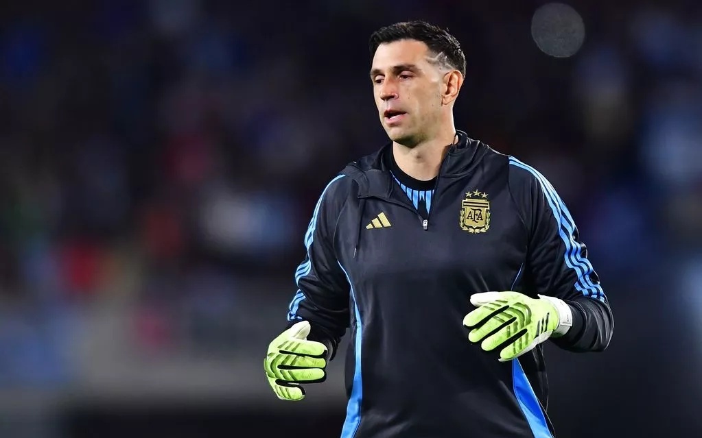 足球报：亚泰这几年都是寅吃卯粮，意向球员听说后婉拒邀请（足球报：亚泰近年透支经营，意向球员得悉后婉拒加盟）