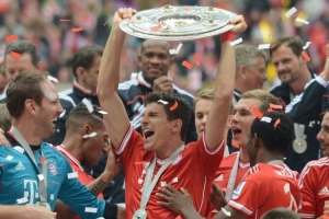 英超战报：利物浦2-1逆转热刺,（英超焦点战：利物浦2-1上演逆转击败热刺）