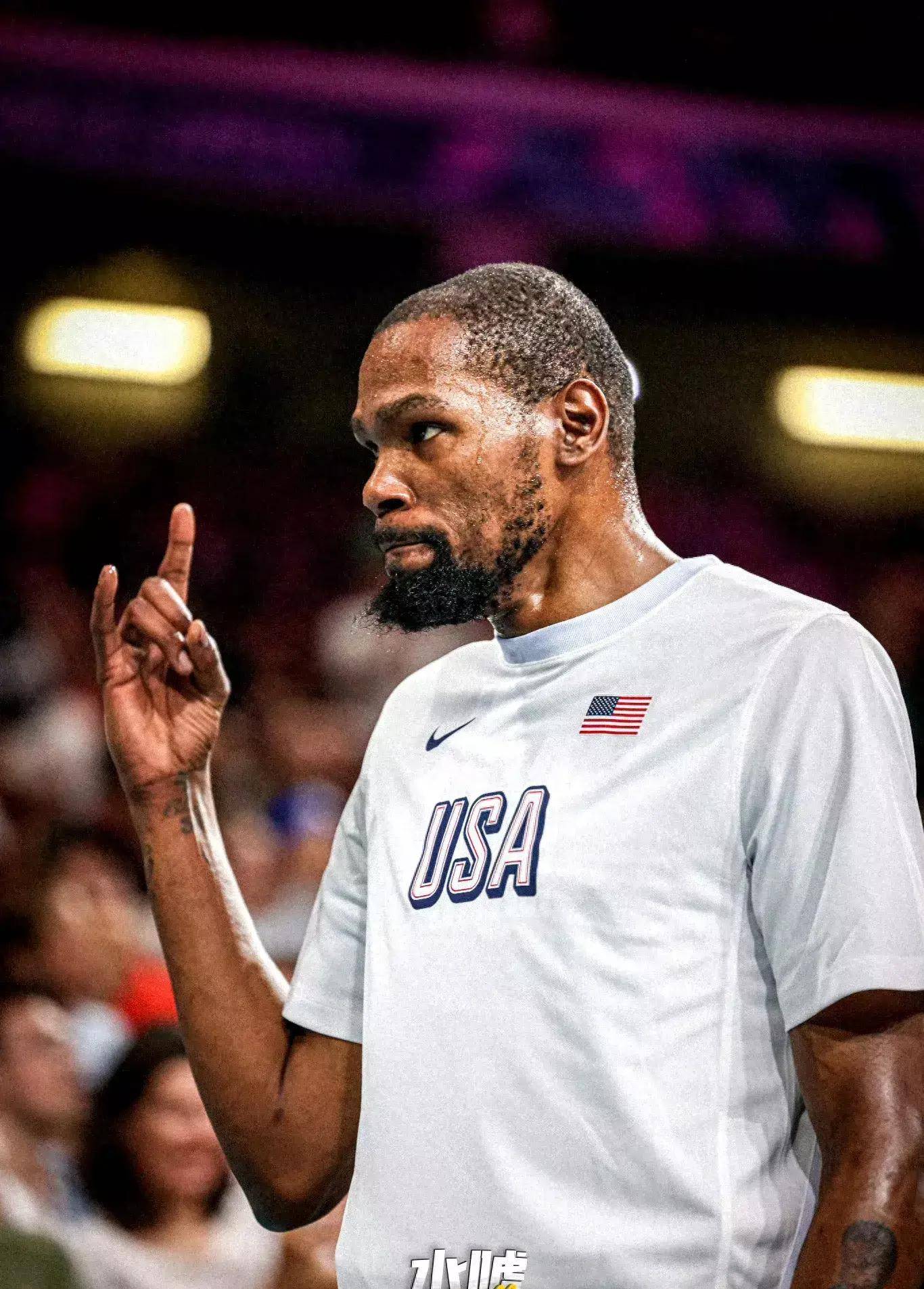 库普梅纳斯：我们想拿意杯冠军，但接下来要专注踢那不勒斯（库普梅纳斯：剑指意杯冠军，眼下先全力迎战那不勒斯）