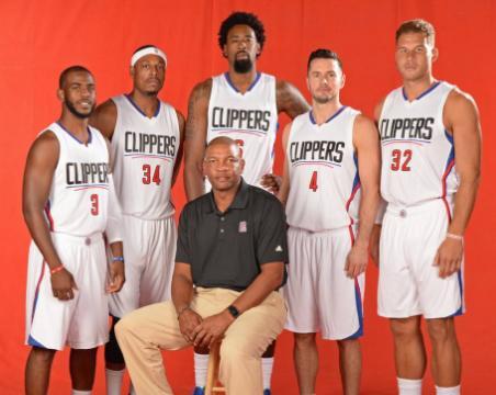 哈默德替补双响！摩洛哥加时3-2击败约旦，夺得阿拉伯杯冠军（替补奇兵哈默德梅开二度，摩洛哥加时3-2力克约旦捧起阿拉伯杯）