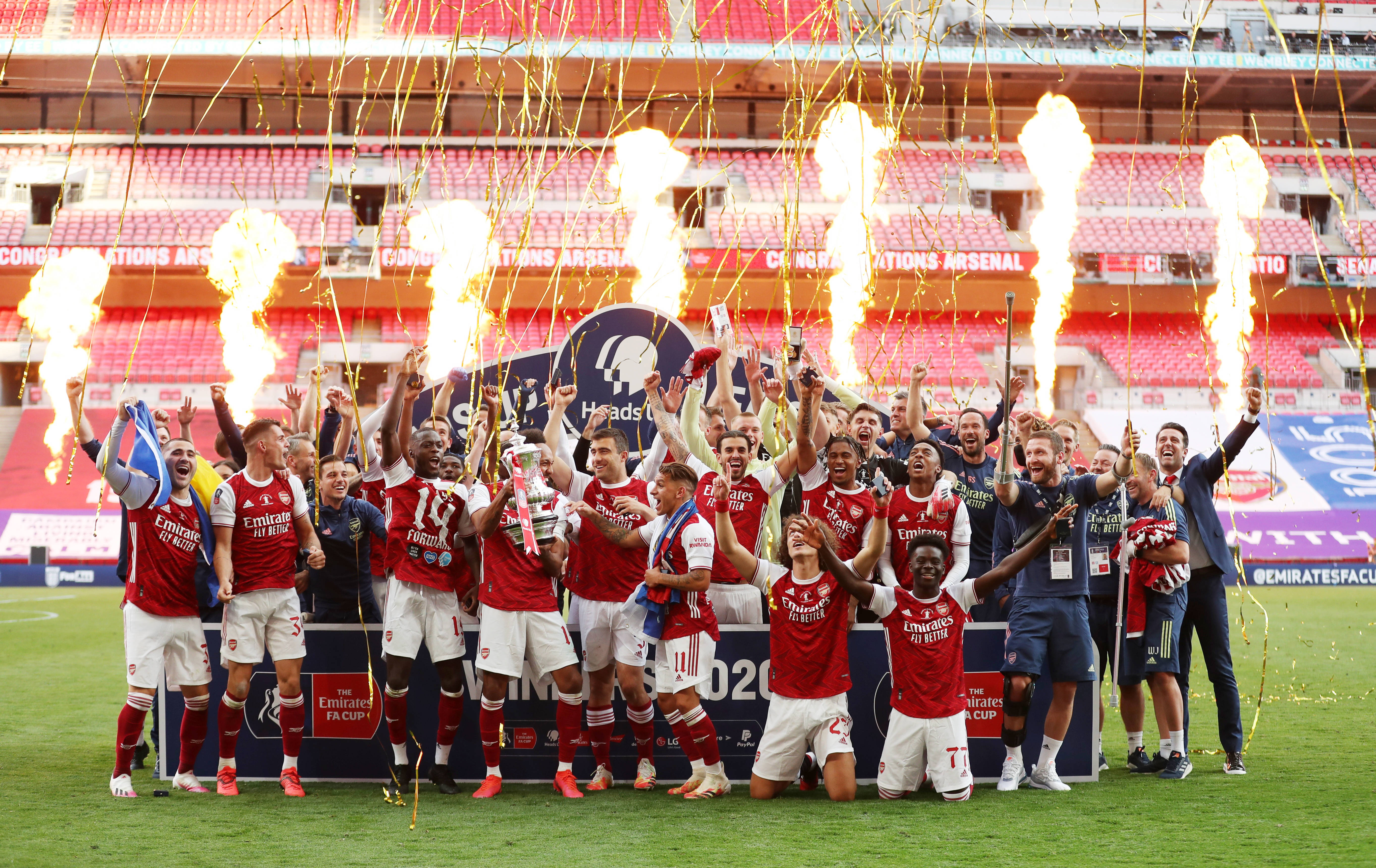 信心十足！谢泼德追身三分一箭穿心 帮助球队迫近比分（手感火热！谢泼德追身三分穿心命中 助球队缩小分差）