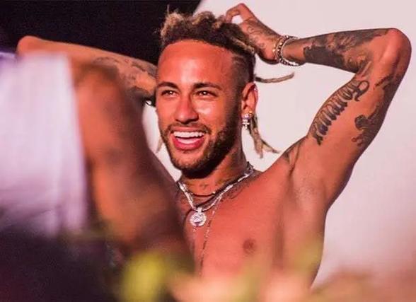 穆勒：决赛不是梅西vs穆勒，而是迈阿密国际PK温哥华白浪（穆勒：决赛看团队，不是我和梅西对决——迈阿密国际大战温哥华白浪）