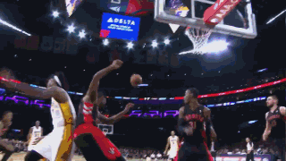 小天畅聊体育：忍无可忍！赛季结束不夺冠即将卷铺盖走人的五位主教练！ 第五位：泰伦（小天聊体育：忍到极限！赛季若无冠这五位主帅恐将下课，第五位——泰伦·卢）