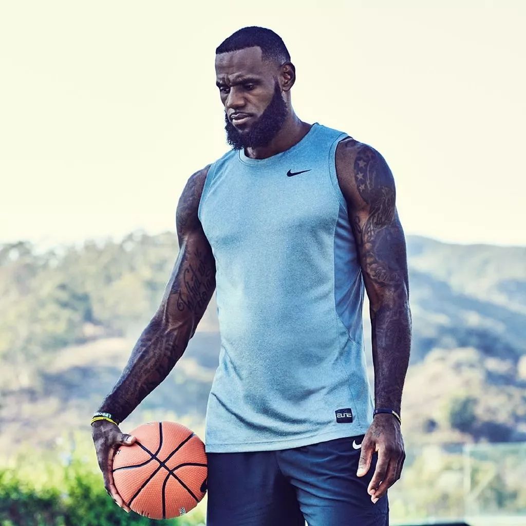 中超赛季刚落幕，成都蓉城连传三喜，明年争冠希望大增（中超刚收官，成都蓉城连获三大利好，明年冲冠底气更足）