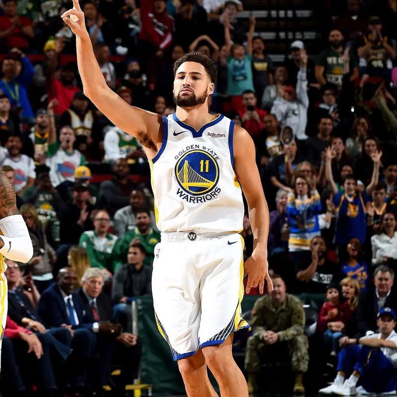 NBA交易市场动态：快船完成外援引进,（NBA交易快讯：快船官宣外援加盟）