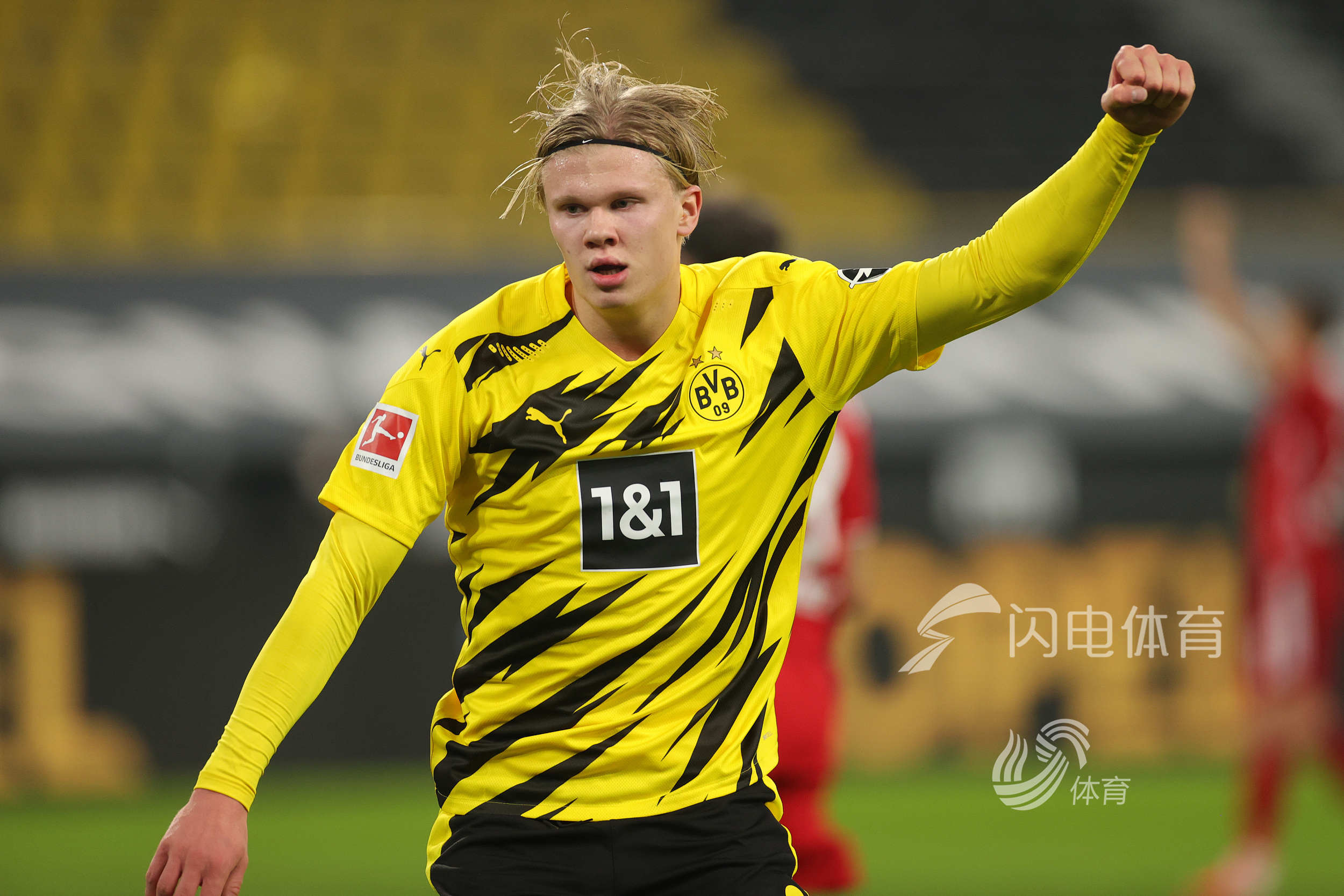 掘金约基奇三双末节爆发（约基奇三双引领掘金末节发力）