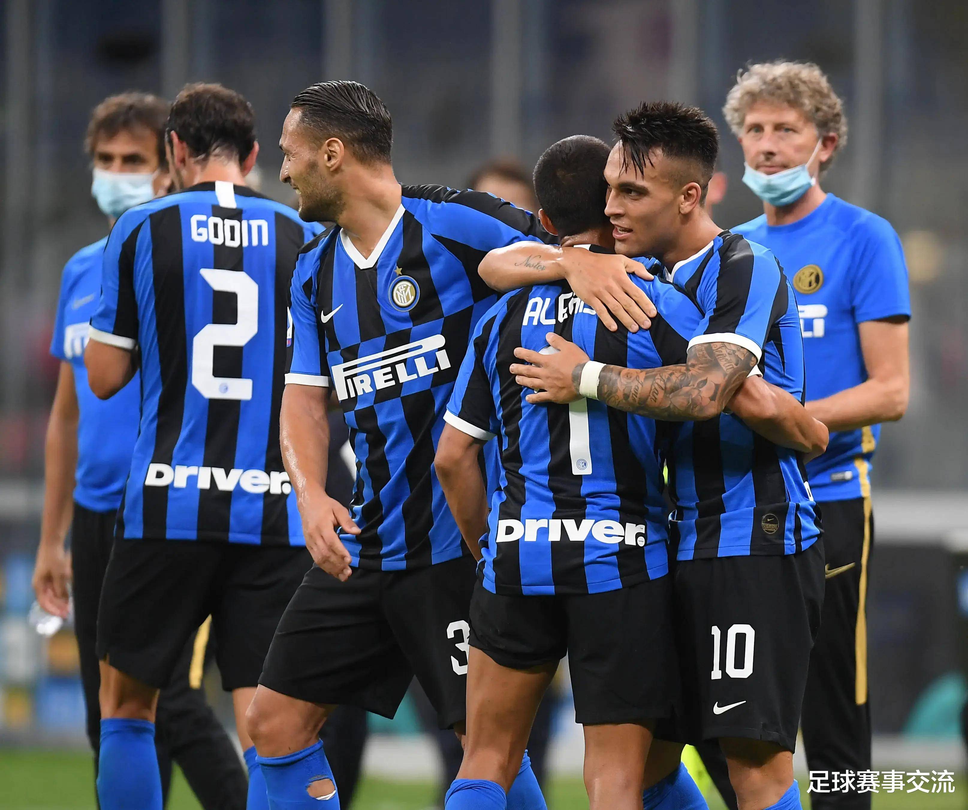 三分失准！上海半场10中3，江苏12中1频频打铁（外线失准！上海半场10中3，江苏12中1频繁打铁）