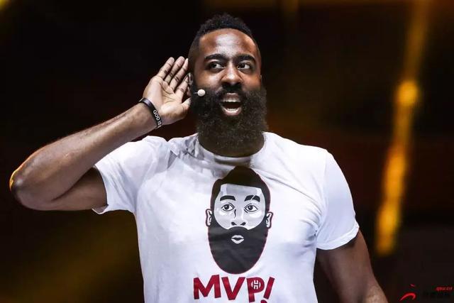 谢什科数据：上场73分钟1次射门0进球，共9次传球（谢什科此役：出战73分钟，1次射门未破门，完成9次传球）