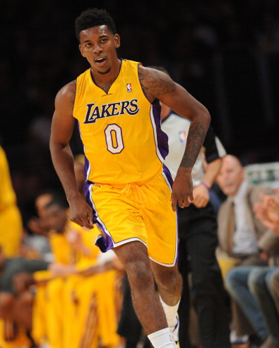 辽宁男篮王哲林末节关键表现（王哲林末节爆发助辽宁男篮锁定胜局）