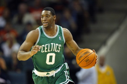 国际米兰攻守俱佳领跑意甲（国际米兰攻防兼备高居意甲榜首）