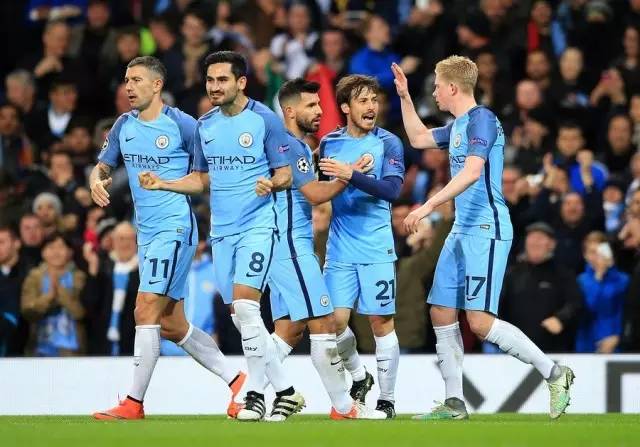 图片报：多特高层需要考虑是否在明年夏天提前出售阿德耶米（图片报：多特管理层正评估是否在明夏提前出售阿德耶米）