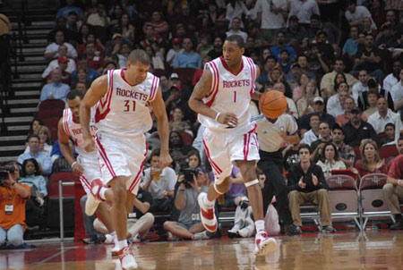 FM26逆天Bug，外场球员“闪现”至门前挡出对方主罚的点球（FM26离谱BUG：外场球员瞬移到门前，直接封堵对手点球）